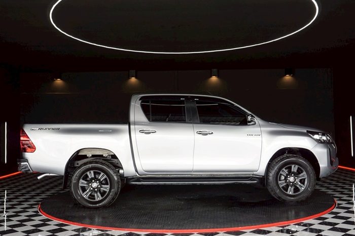 REVO PRE 2020 2.4 ENTRY AT DOUBLE CAB SILVER  7359 full