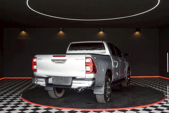 REVO PRE 2020 2.4 ENTRY AT DOUBLE CAB SILVER  7359 full