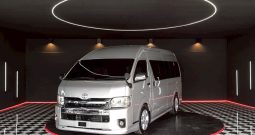 TOYOTA 2WD 2019 3.0 AT COMMUTER SILVER  8040