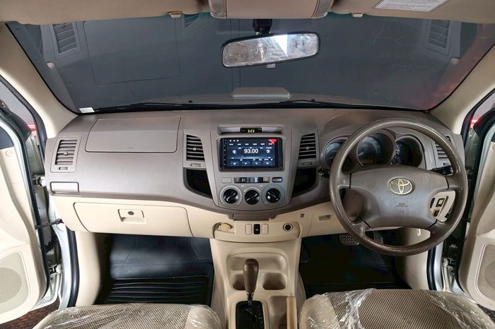 VIGO 2WD 2005 3.0G AT DOUBLE CAB SILVER  8454 full