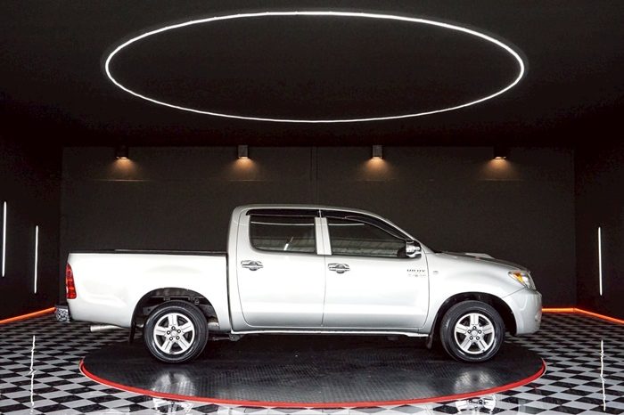 VIGO 2WD 2005 3.0G AT DOUBLE CAB SILVER  8454 full