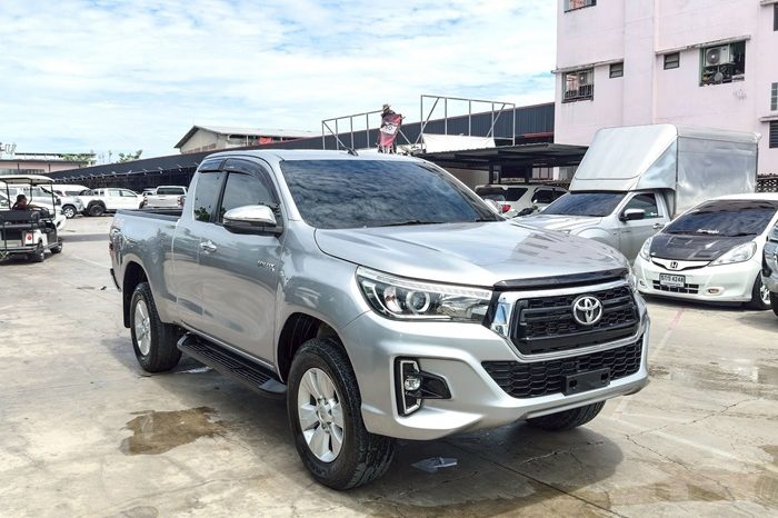 REVO 4WD 2018 2.4E MT SMART CAB SILVER  9254 full