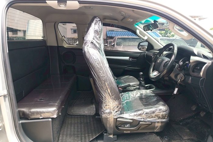 REVO 4WD 2018 2.4E MT SMART CAB SILVER  9254 full