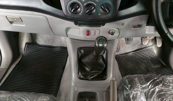 VIGO 2WD 2011 2.7J MT SMART CAB SILVER 9470 full