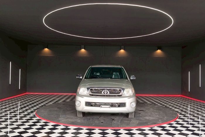 VIGO 2WD 2011 2.7J MT SMART CAB SILVER 9470 full