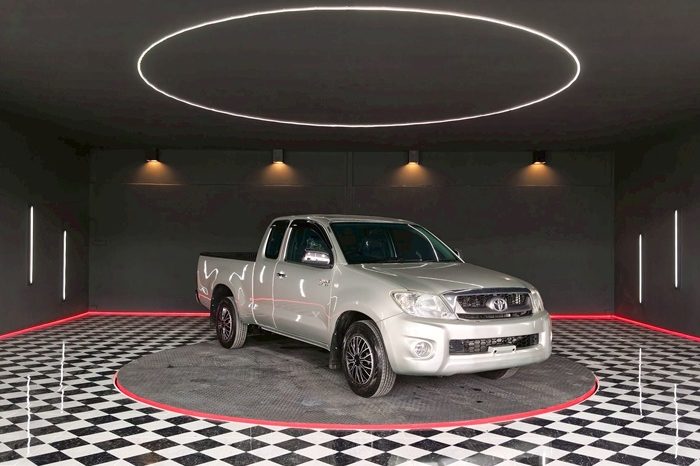 VIGO 2WD 2011 2.7J MT SMART CAB SILVER 9470 full