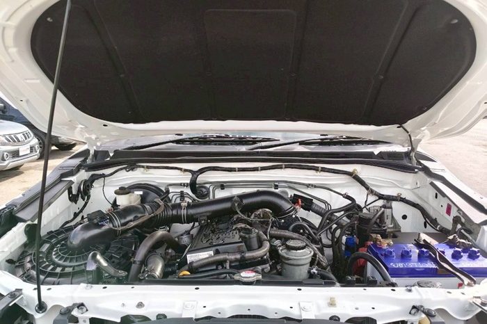 VIGO 4WD 2015 2.7J AT SMART CAB WHITE  9710 full