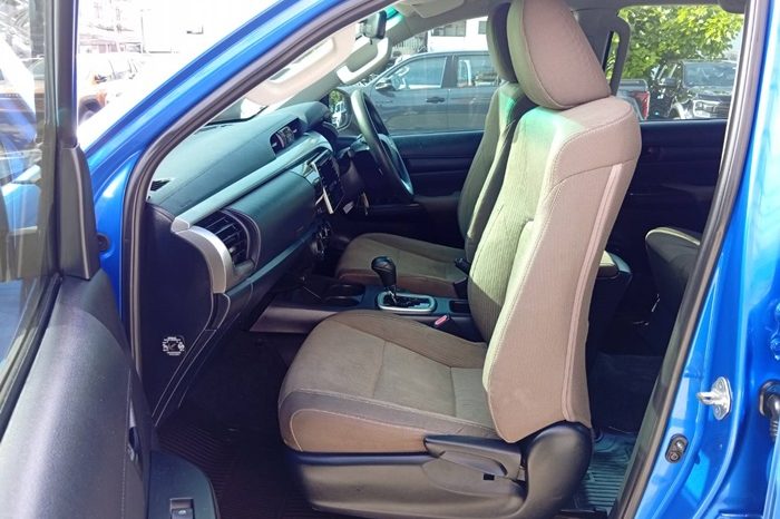 REVO PRE 2016 2.4E AT DOUBLE CAB BLUE 9075 full