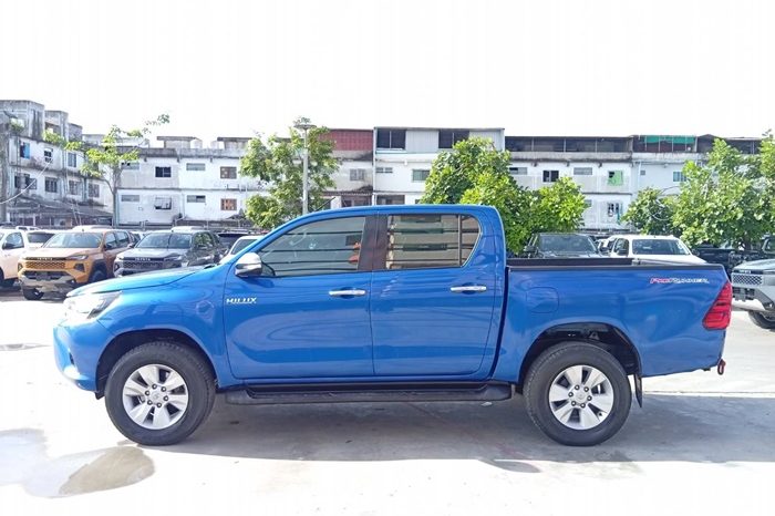 REVO PRE 2016 2.4E AT DOUBLE CAB BLUE 9075 full