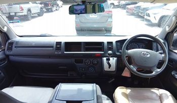 TOYOTA 2WD 2019 3.0 AT COMMUTER SILVER  6745 full