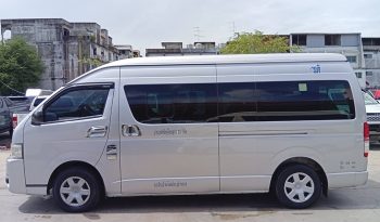 TOYOTA 2WD 2019 3.0 AT COMMUTER SILVER  6745 full