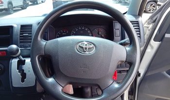 TOYOTA 2WD 2019 3.0 AT COMMUTER SILVER  6745 full