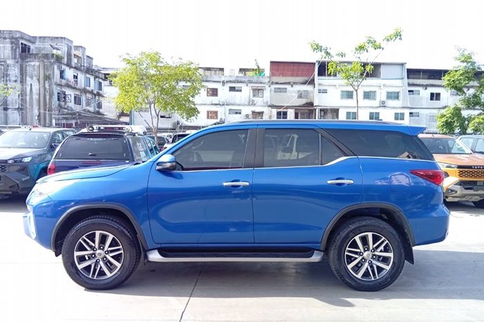 TOYOTA 4WD 2019 2.8V AT FORTUNER BLUE  6634 full