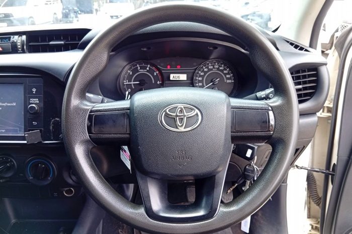 REVO 4WD 2021 2.8 ENTRY MT STANDARD WHITE  7629 full