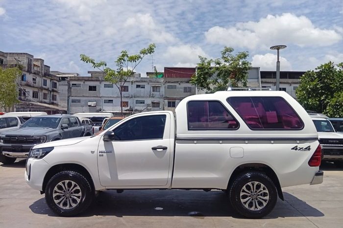 REVO 4WD 2021 2.8 ENTRY MT STANDARD WHITE  4609 full