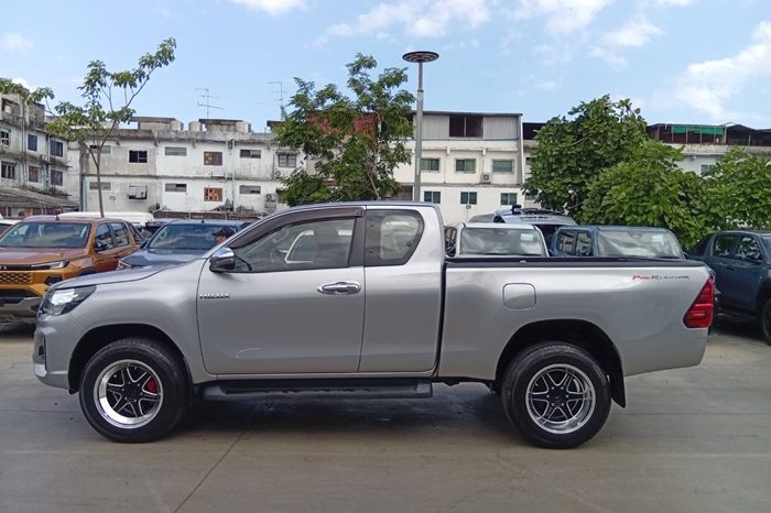 REVO 2WD 2020 2.4J MT SMART CAB SILVER  9687 full