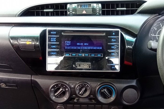 REVO 2WD 2020 2.4J MT SMART CAB SILVER  9687 full