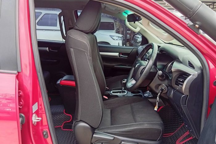 REVO PRE 2019 2.4E AT DOUBLE CAB RED 301 full