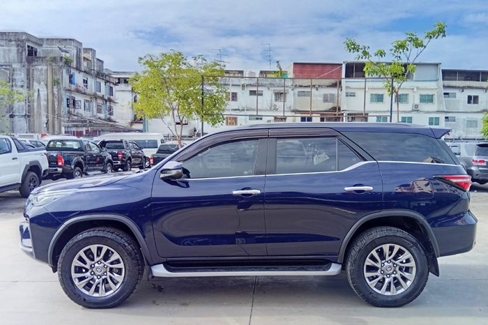 TOYOTA 4WD 2020 2.4V AT FORTUNER BLUE  6436 full