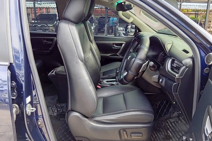 TOYOTA 4WD 2020 2.4V AT FORTUNER BLUE  6436 full