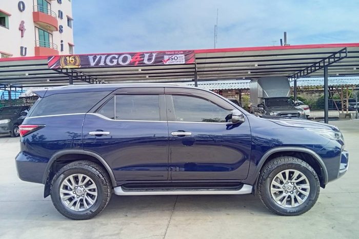 TOYOTA 4WD 2020 2.4V AT FORTUNER BLUE  6436 full