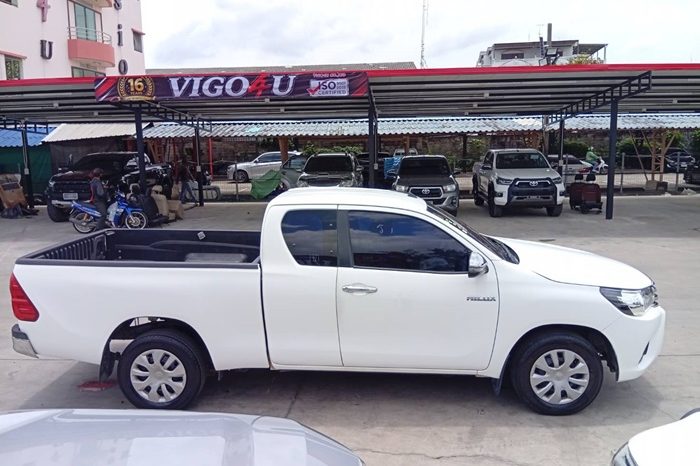 REVO 2WD 2017 2.4J MT SMART CAB WHITE  9730 full