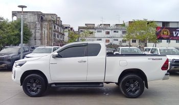 REVO PRE 2022 2.4 ENTRY AT SMART CAB WHITE  4047 full