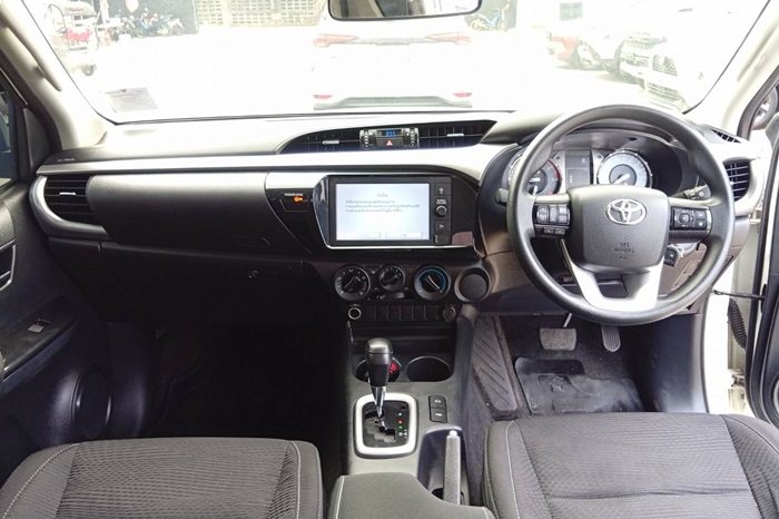 REVO PRE 2022 2.4 ENTRY AT SMART CAB WHITE  4047 full