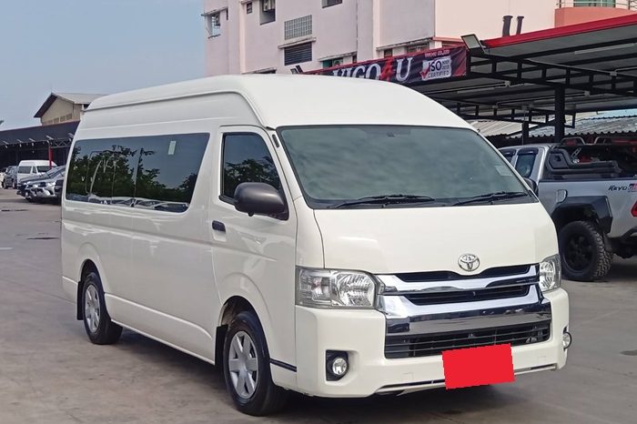 TOYOTA 2WD 2019 2.7 MT COMMUTER WHITE  7757 full