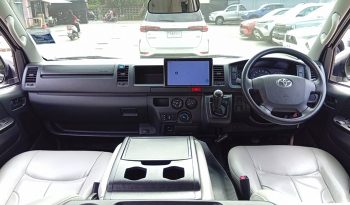 TOYOTA 2WD 2019 2.7 MT COMMUTER WHITE  7757 full
