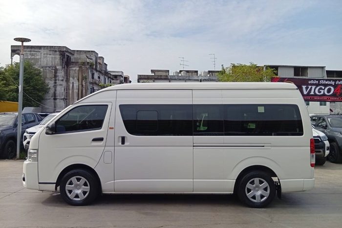 TOYOTA 2WD 2019 2.7 MT COMMUTER WHITE  7757 full