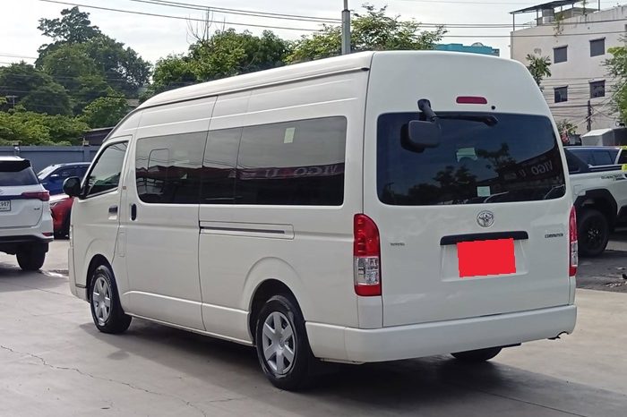 TOYOTA 2WD 2019 2.7 MT COMMUTER WHITE  7757 full