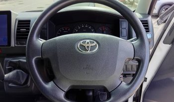 TOYOTA 2WD 2019 2.7 MT COMMUTER WHITE  7757 full