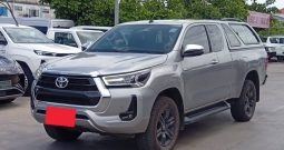 REVO PRE 2022 2.4 MID AT SAMRT CAB SILVER  4600