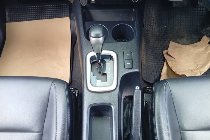REVO PRE 2022 2.4 MID AT SAMRT CAB SILVER  4600 full