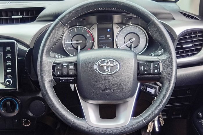 REVO PRE 2022 2.4 MID AT SAMRT CAB SILVER  4600 full