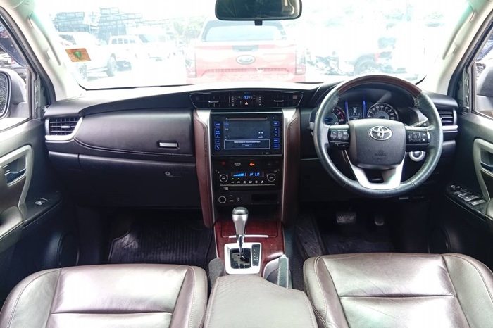 TOYOTA 2WD 2016 2.4V AT FORTUNER GREY  2371 full