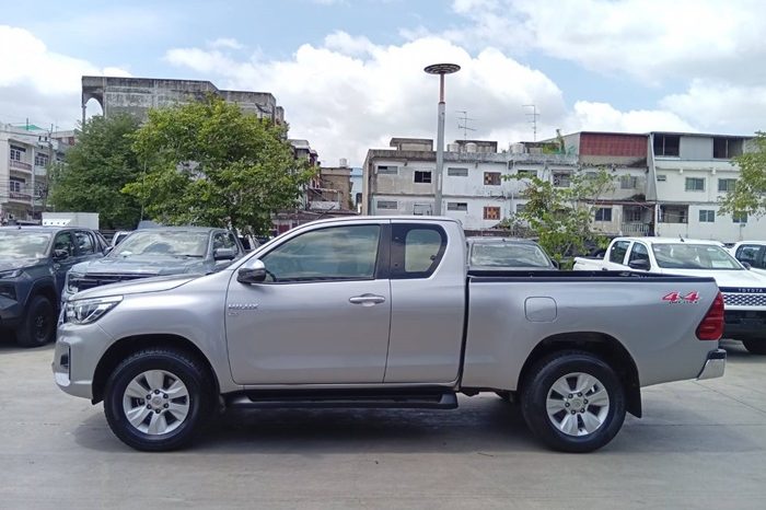 REVO 4WD 2019 2.8G MT SMART CAB SILVER  5810 full