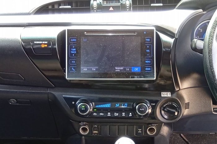 REVO 4WD 2019 2.8G MT SMART CAB SILVER  5810 full