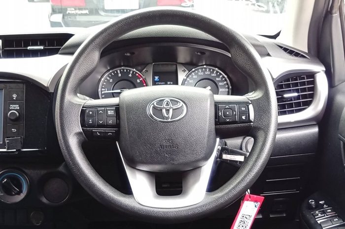 REVO PRE 2021 2.4 ENTRY AT DOUBLE CAB SILVER 4138 full