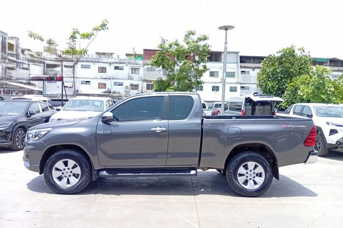 REVO PRE 2018 2.4E AT SMART CAB DARK GREY  3915 full