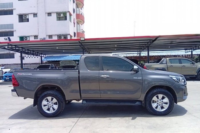 REVO PRE 2018 2.4E AT SMART CAB DARK GREY  3915 full