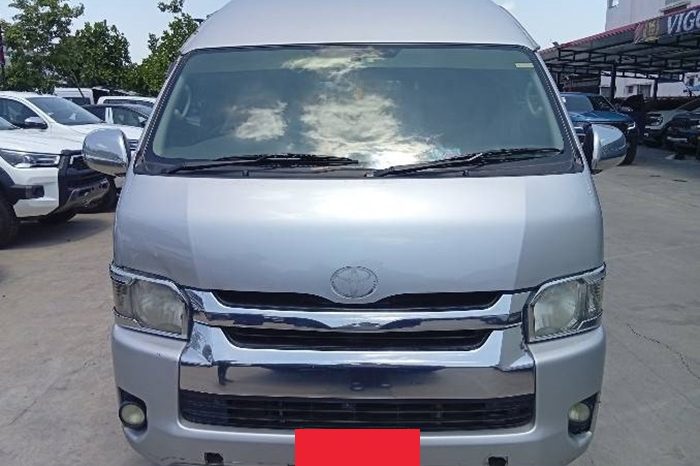 TOYOTA 2WD 2019 3.0 MT COMMUTER WHITE  3497 full