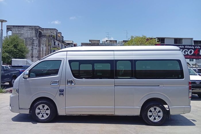 TOYOTA 2WD 2019 3.0 MT COMMUTER WHITE  3497 full
