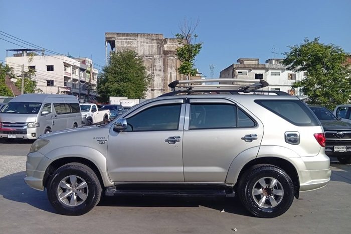 TOYOTA 4WD 2005 2.7V AT FORTUNER WHITE  3234 full