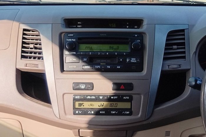 TOYOTA 4WD 2005 2.7V AT FORTUNER WHITE  3234 full