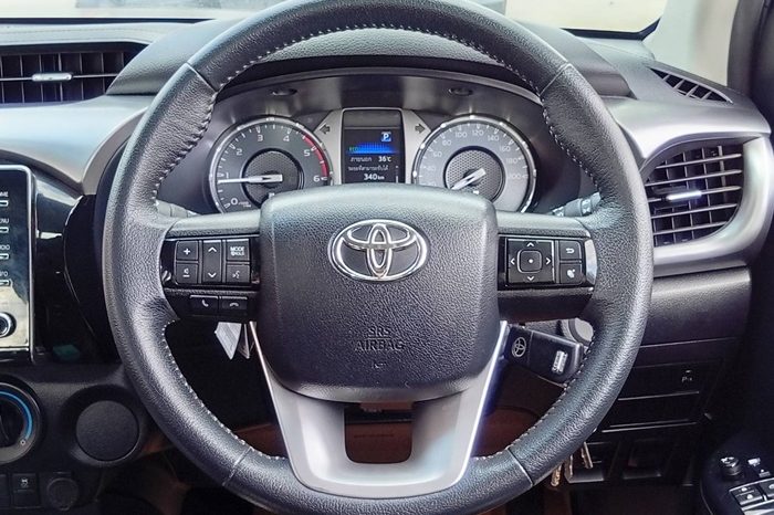 REVO PRE 2022 2.4 MID AT SAMRT CAB SILVER  9438 full