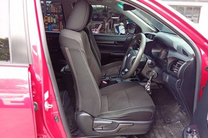 REVO 2WD 2020 2.4E AT DOUBLE CAB RED 2618 full