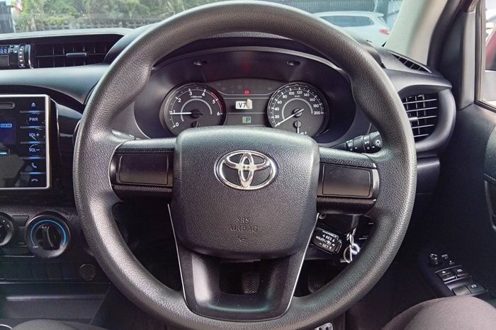 REVO 2WD 2020 2.4E AT DOUBLE CAB RED 2618 full
