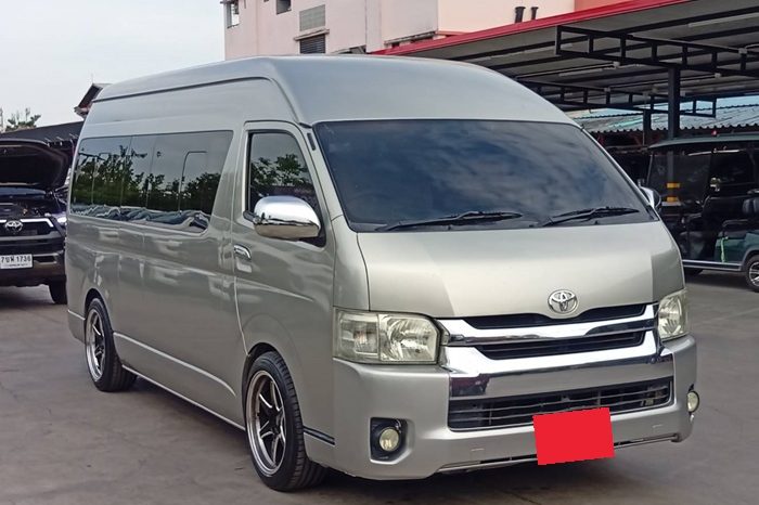 TOYOTA 2WD 2016 3.0 MT COMMUTER SILVER 9270 full